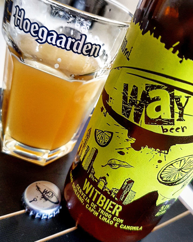 Witbier da Way Beer super representada com o copo clássico da Hoegaarden