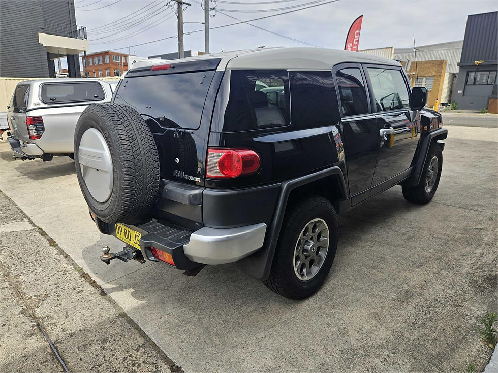 Thumbnail: TOYOTA FJ CRUISER 2012