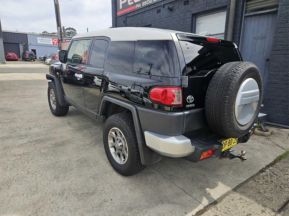 Thumbnail: TOYOTA FJ CRUISER 2012