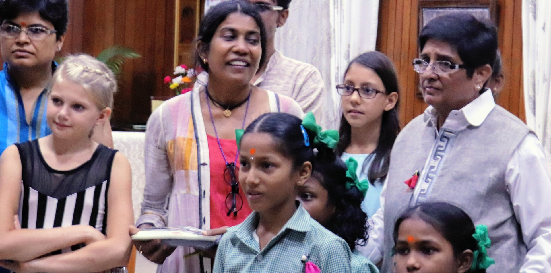 Governor_kiran_bedi_holding_indian_doll__tsunamika