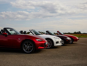 Mazda continua festejos dos 35 anos do MX-5 no Rétromobile 2025