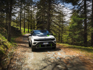 Novo Avenger 4xe e circuito TT Jeep são destaque na edição de 2024 do Caramulo Motorfestival