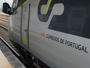 CP assina contrato com consórcio Alstom/DST para fornecimento de 117 novos comboios elétricos
