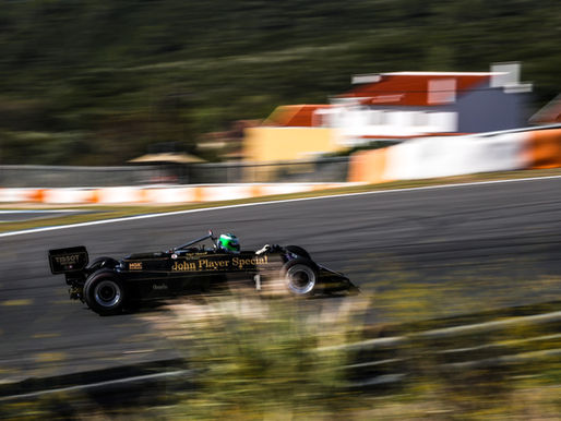 Lotus domina primeira qualificação do Estoril Classics no regresso dos Fórmula 1 ao circuito português