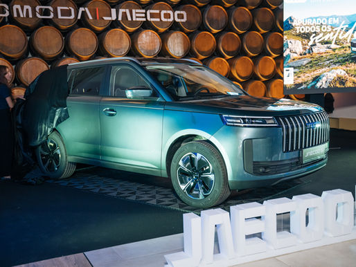 JAECOO 5 SHS-H chega a Portugal com 224 cv, autonomia anunciada de 905 km e preços desde 30.900 euros