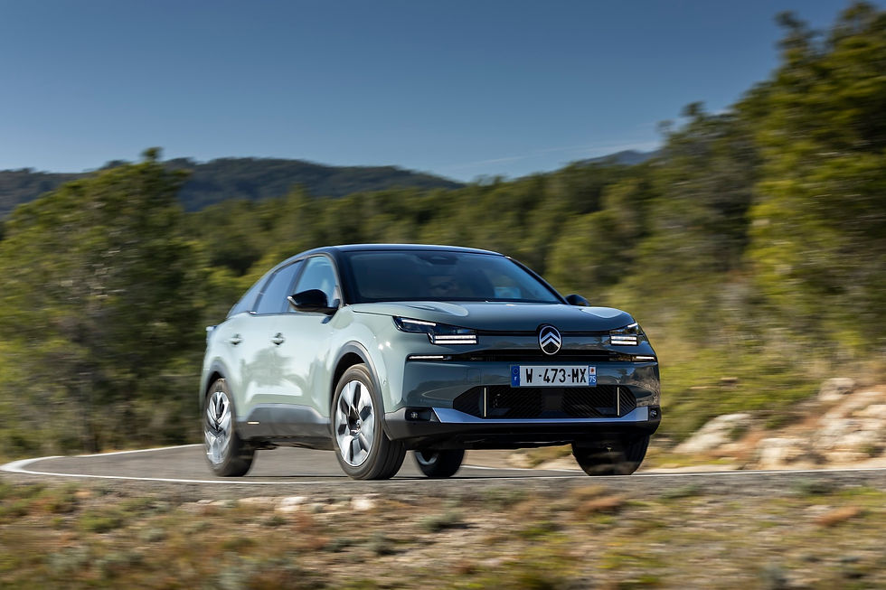 Modelos C4 e C4 X da Citroën chegam renovados ao mercado Português