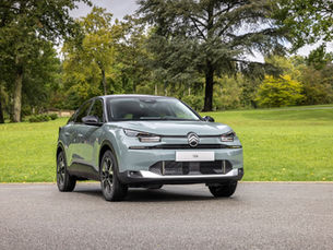 Citroën mostra no Salão Automóvel de Paris 2024 a renovação dos modelos C4 e C4 X