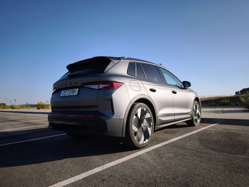 Škoda reforça posição na Europa com semestre recorde e acelera crescimento dos elétricos