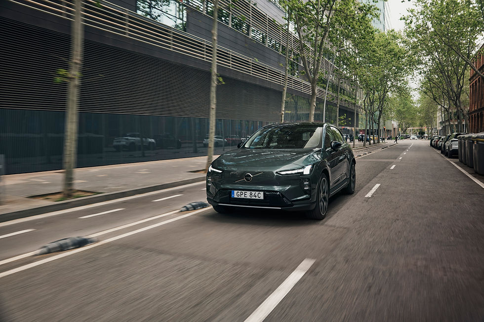 Volvo inicia as primeiras entregas do EX60, o SUV elétrico que marca uma nova etapa na estratégia da marca