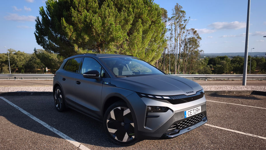 Teste: Škoda Elroq RS com 340 cv e tração integral e o preço a pagar pela exclusividade