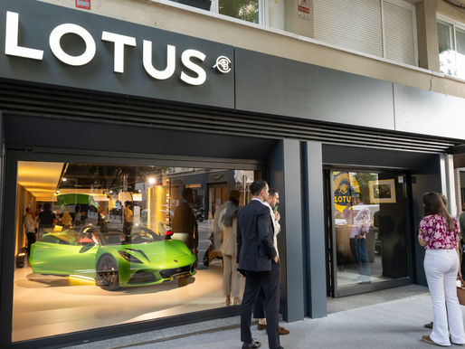 Lotus reforça presença em Espanha com novo espaço em Madrid e apresenta estratégia centrada na eletrificação