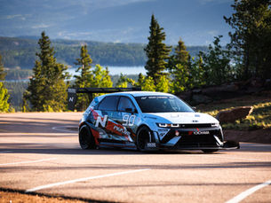 Hyundai IONIQ 5 N vence a Categoria Exhibition na 103ª Pikes Peak com o piloto Robert Walker