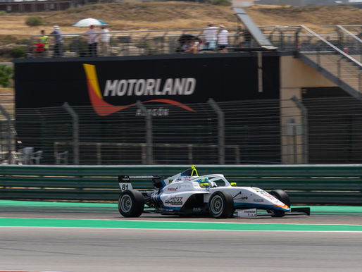 Noah Monteiro faz história em Aragón e assume liderança do Campeonato Espanhol de Fórmula 4