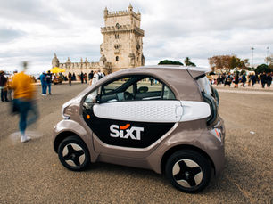 SIXT lança programa de micromobilidade apoiado por uma frota de quadriciclos elétricos