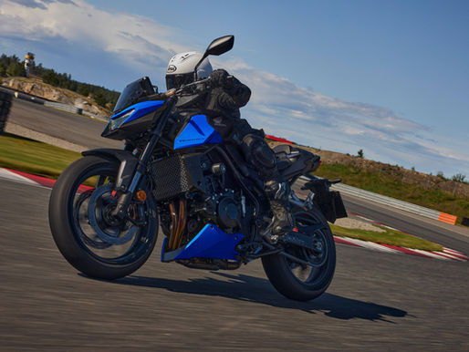 Honda CB750 Hornet mantém motor de 755 cc e estreia quatro novas combinações de cores para 2027