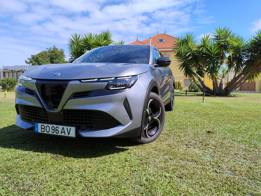 Teste: Alfa Romeo Junior Ibrida Speciale 145 cv — o novo capítulo da paixão italiana