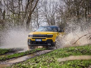 Jornalistas europeus conheceram o novo Jeep Avenger e-Hybrid