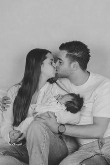 Newborn fotoshoot Momenten Fotografie Nunspeet Elspeet Uddel Elburg Oldebroek Wezep Emst Kampen Dronten Zeewolde Harderwijk Urk Almere