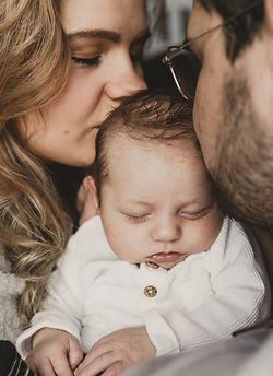 Newborn (5)-min.jpg