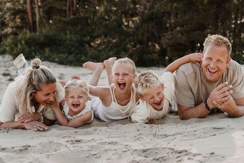 zomer-actie-fotoshoot-gezin-fotoshoot-nunspeet-harderwijk-ermelo-putten-zeewolde-dronten-kampen-elburg-elspeet-epe-apeldoorn-barneveld-amersfoort-zwolle