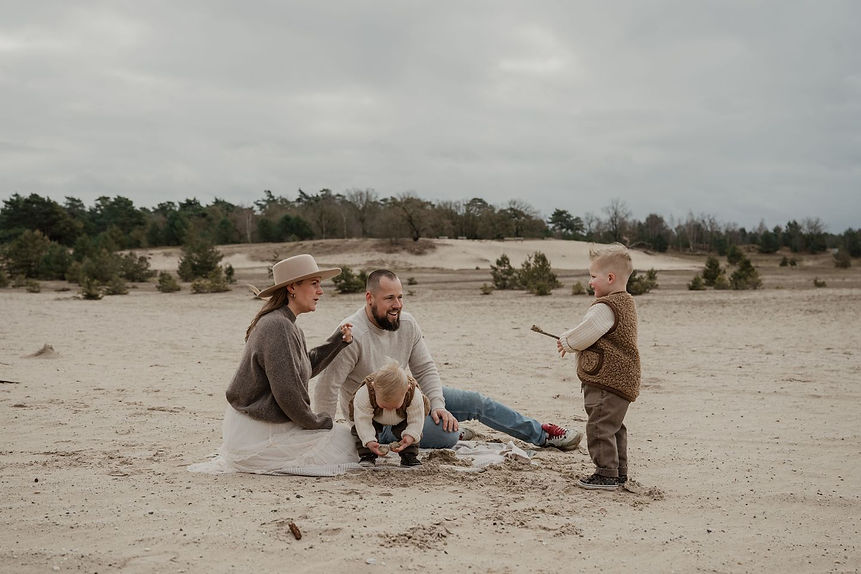 Fotoshoot-met-gezin-Harderwijk-Ermelo-Nunspeet-StoriesbyCorry_FotograafCorry81.jpeg
