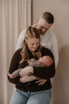 Newborn Fotoshoot Momenten Fotografie Nunspeet Harderwijk Ermelo Nijkerk Elburg Elspeet Uddel Kampen Emmeloord Meppel Staphorst Epe Apeldoorn Deventer Dronten Zeewolde