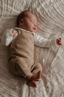 Newborn Fotoshoot Momenten Fotografie Nunspeet Harderwijk Ermelo Nijkerk Elburg Elspeet Uddel Kampen Emmeloord Meppel Staphorst Epe Apeldoorn Deventer Dronten Zeewolde