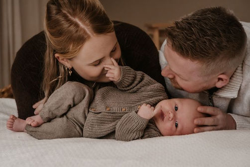 Newborn Fotoshoot Momenten Fotografie Nunspeet Harderwijk Ermelo Nijkerk Elburg Elspeet Uddel Kampen Emmeloord Meppel Staphorst Epe Apeldoorn Deventer Dronten Zeewolde