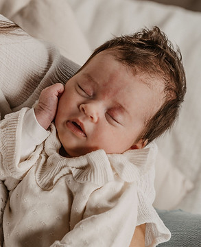 Newborn fotoshoot Momenten Fotografie Nunspeet Elspeet Uddel Elburg Oldebroek Wezep Emst K