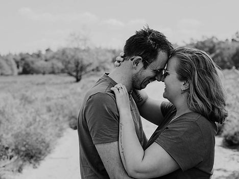 Loveshoot op de heide in Ermelo Momenten Fotografie Corry