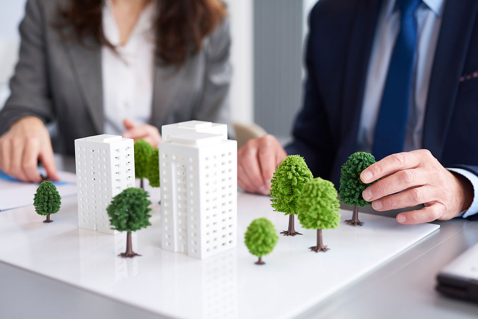 foto-de-modelo-arquitectonico-sobre-la-mesa-en-la-oficina.jpg