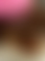 Haşlanmış kestane ve bitter çikolatanın birleştiği, kalıpta şekil alan yoğun bir pasta. Üstüne dökülen parlak ganajla tam bir trüf dokusu: Çikolatalı Kestaneli Pasta 🍫🌰✨