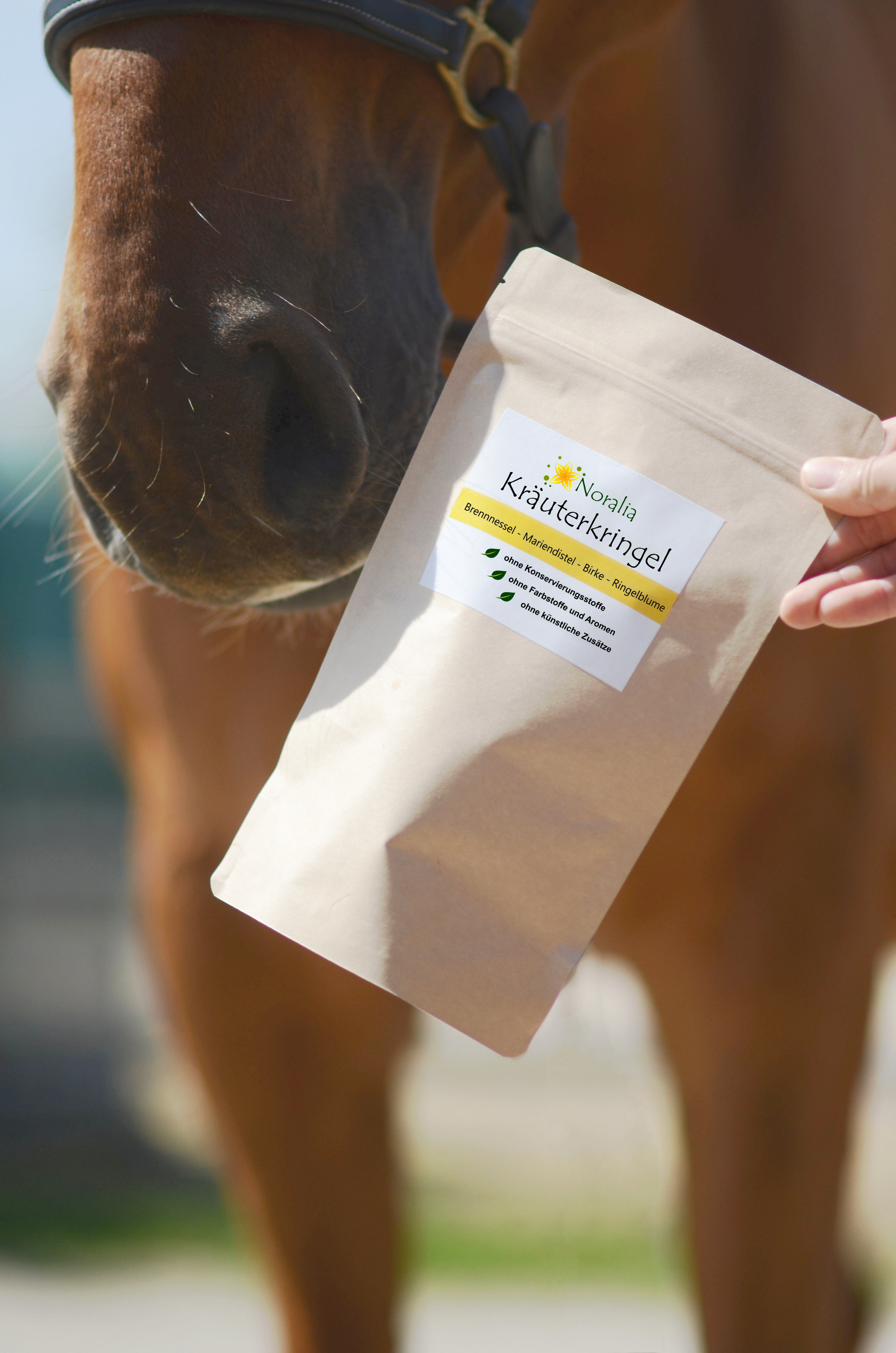 Kräuterkringel
als füllung für das Knabberholz-Spielzeug für Pferde