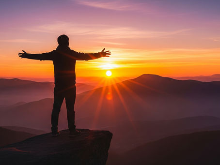 Mindful & Somatic Monday: Embracing Sunlight – A Full-Body Welcome