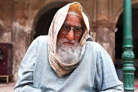 Gulabo Sitabo - Amitabh Bacchan is all hunched up and puts in a towering performance!