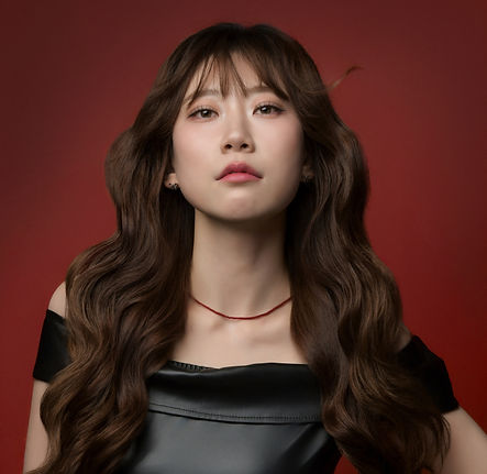 한예섬레드_edited.jpg