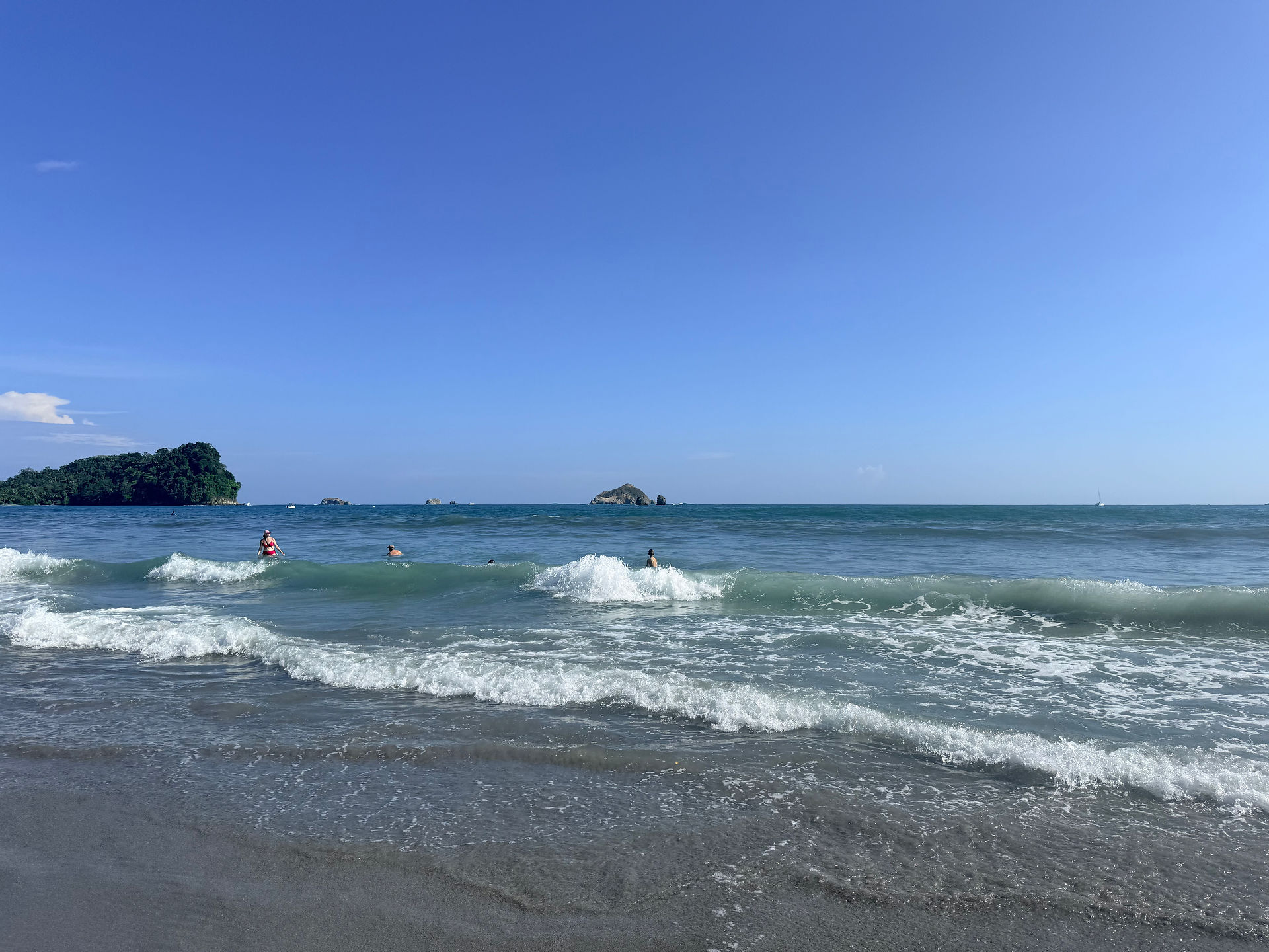 Family surf lessons in Costa Rica — why local knowledge beats AI travel planning