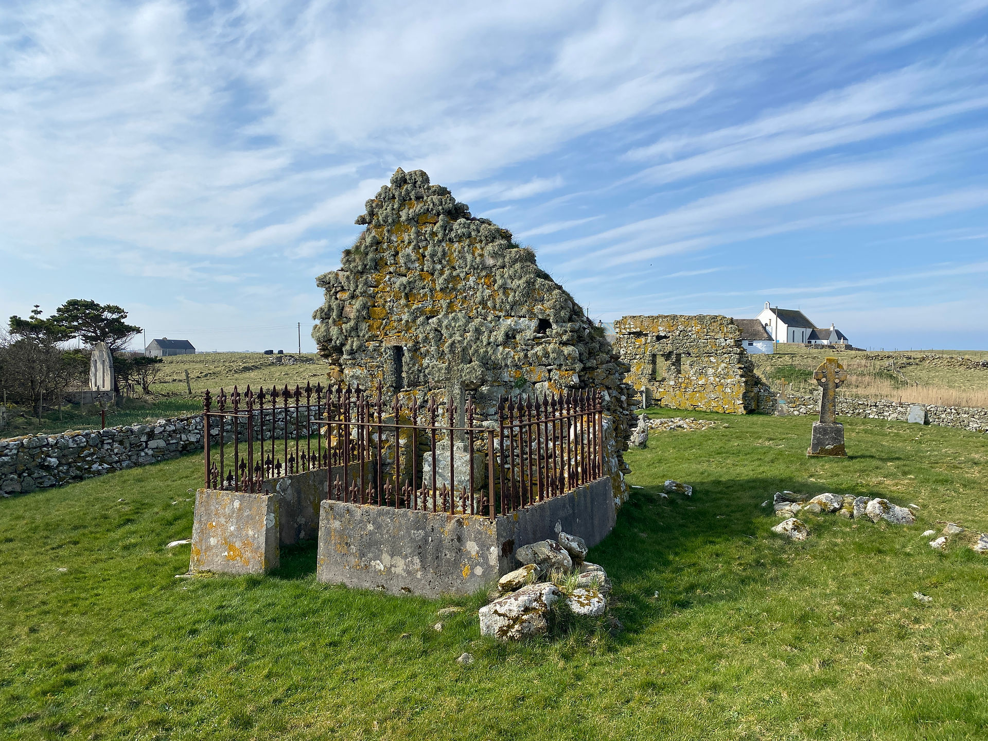 Howmore church ruins 