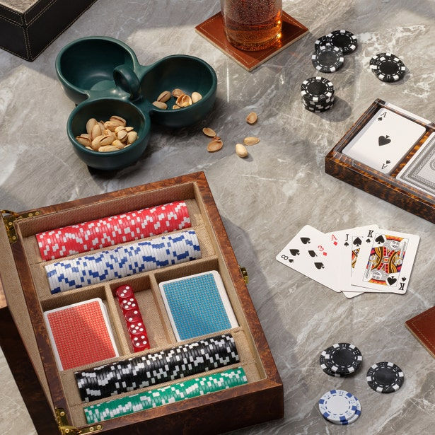 Pigeon & Poodle's Windsor Poker Set