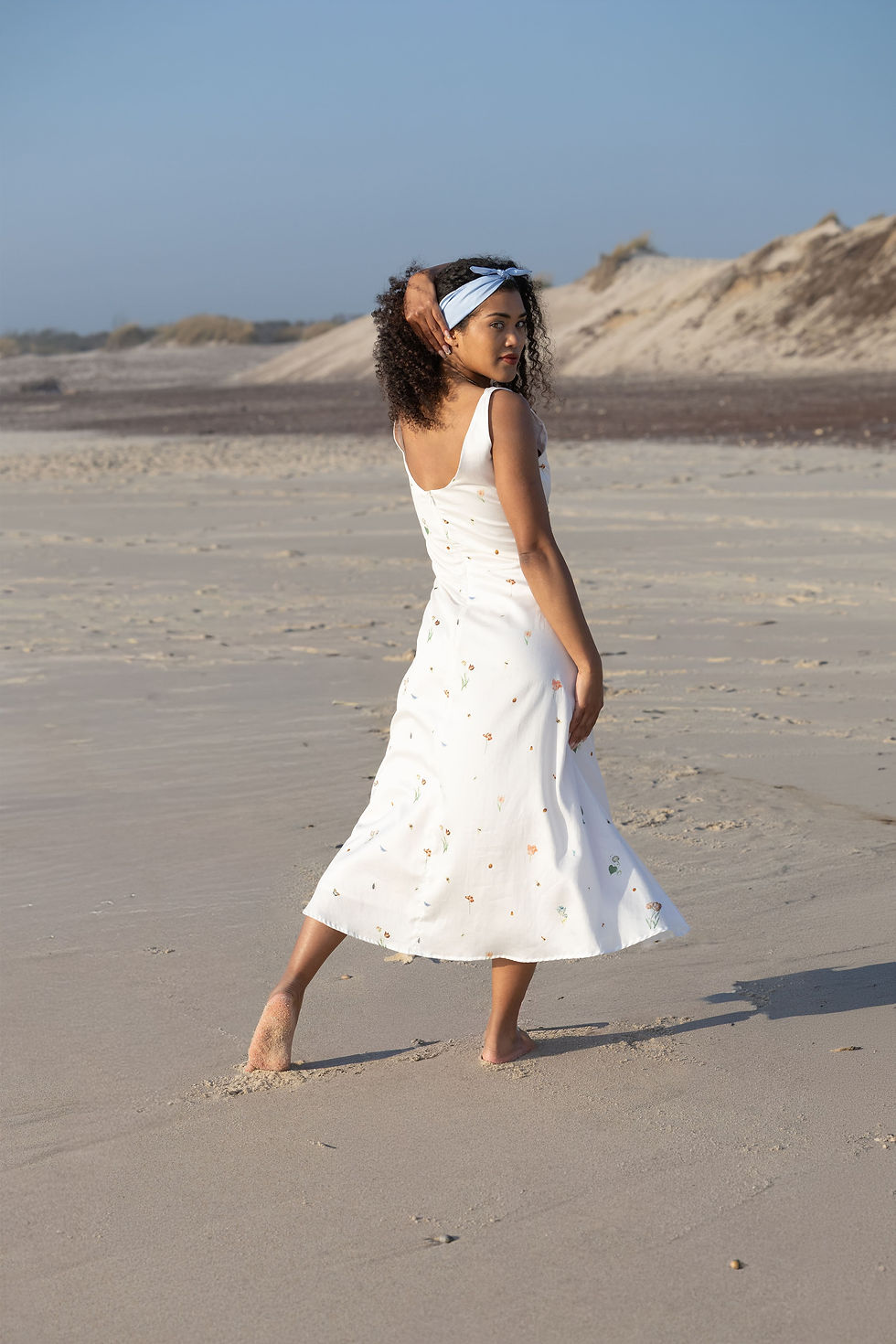 Miniatura: Vestido Eglantina  | Branco com padrão botânico