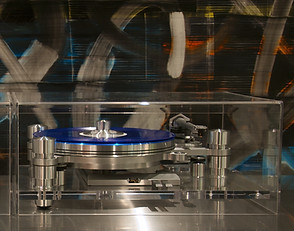 Oracle Delphi MkVI Dustcover full.jpg