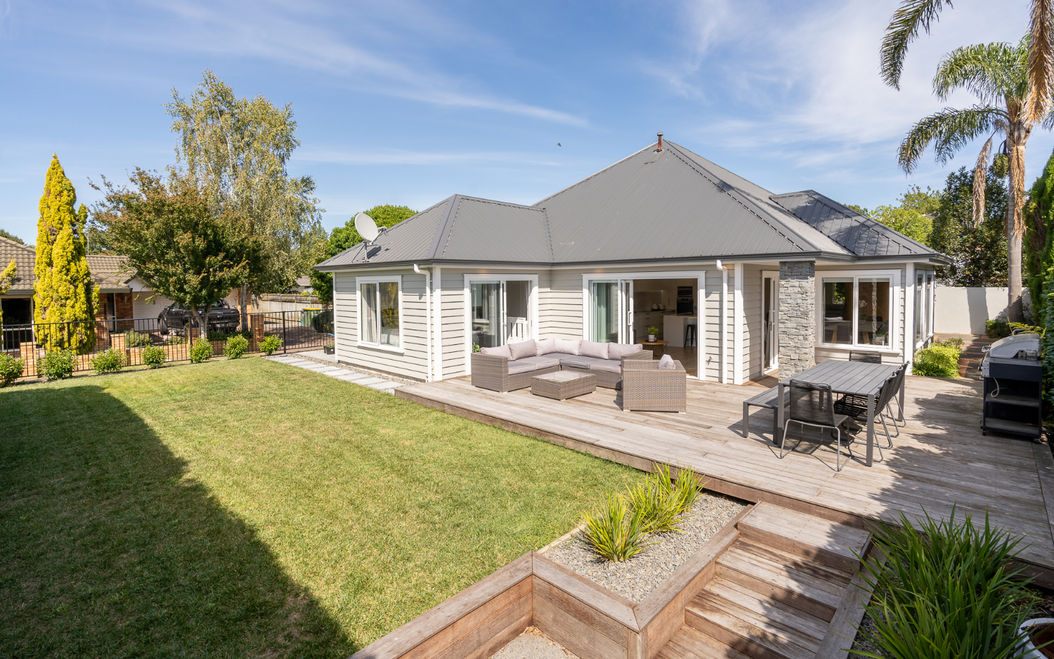 House renovation back yard.  Hamilton Architects. Waikato Architects. Residential Architecture. Reclad