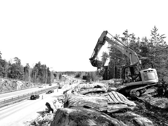 Maarakennusta moottoritie