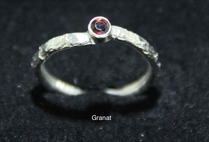 Miniaturbild: Vorsteckring mit Edelstein