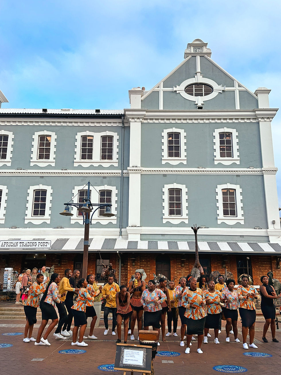 V&A Waterfront Cape Town’da alışveriş, restoranlar ve eğlence bir arada! Şehrin en canlı ve popüler destinasyonunu hemen keşfedin.