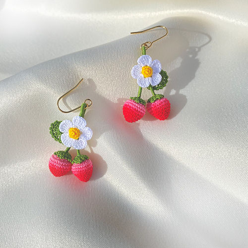 Twin Strawberry Earrings (Pink gradients)
