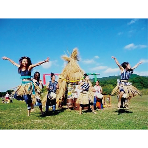 West African percussion & dance group 
