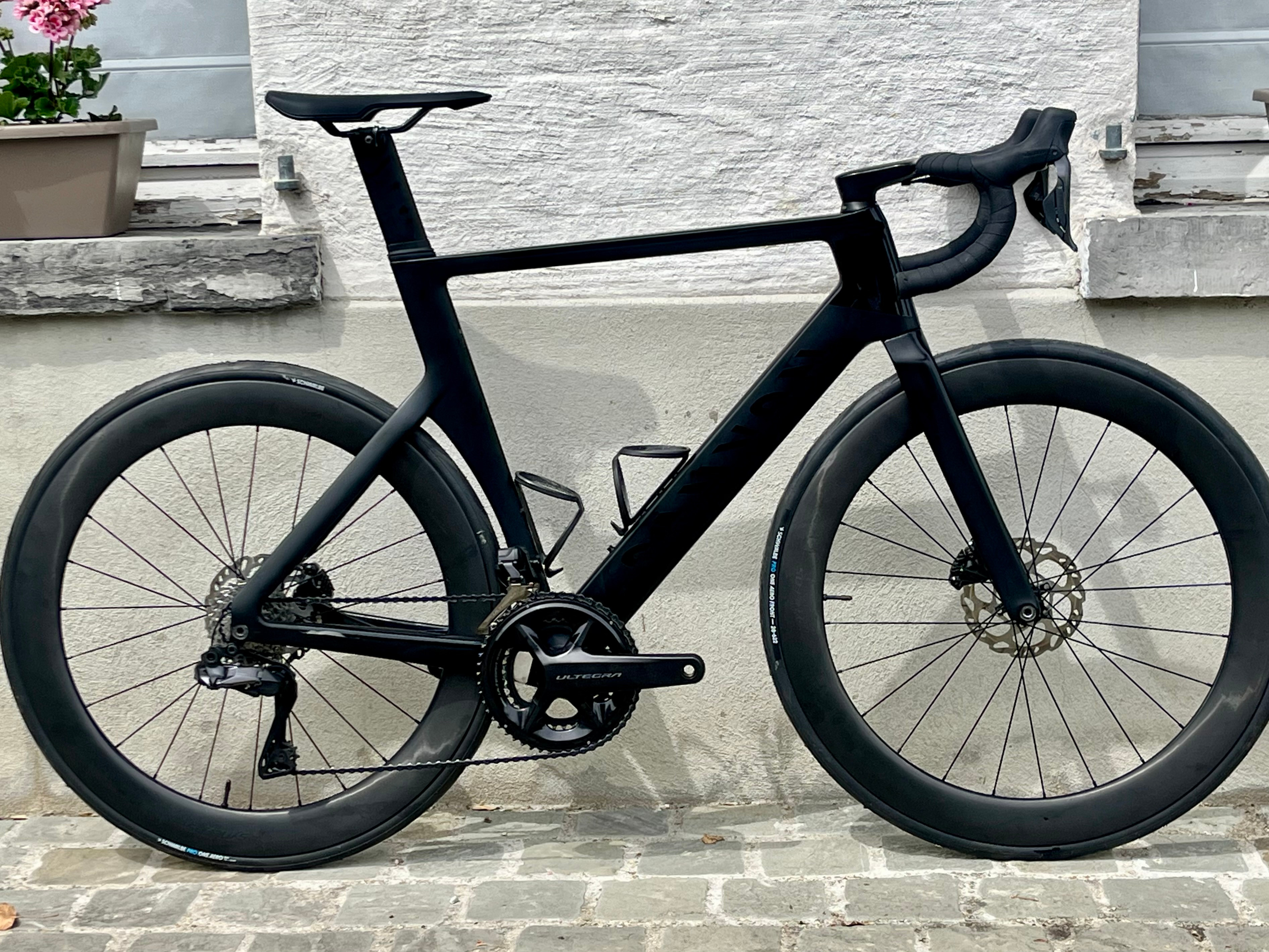 Canyon Aeroad CF SLX | Stealth Black |  Ultegra Di2  |  Carbon wielset | L