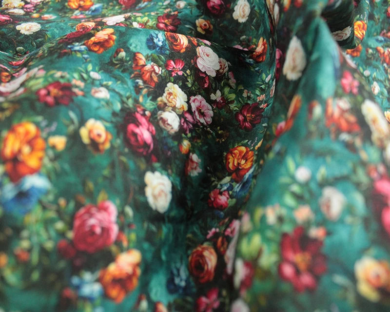 Thumbnail: Baroque Roses Lyocell