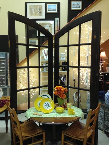 HomeWorks Premium Thrift Collectables 